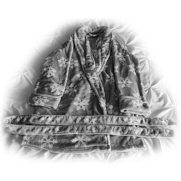 Joe Fresh Snowflake Themed Robe - Picture 2 of 5